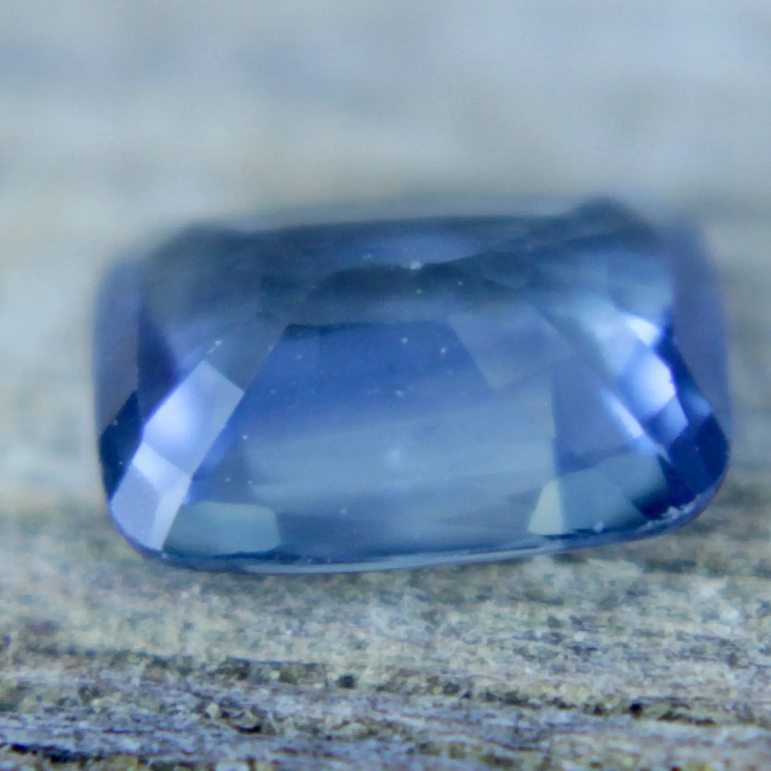 Natural Blue Sapphire gems-756e