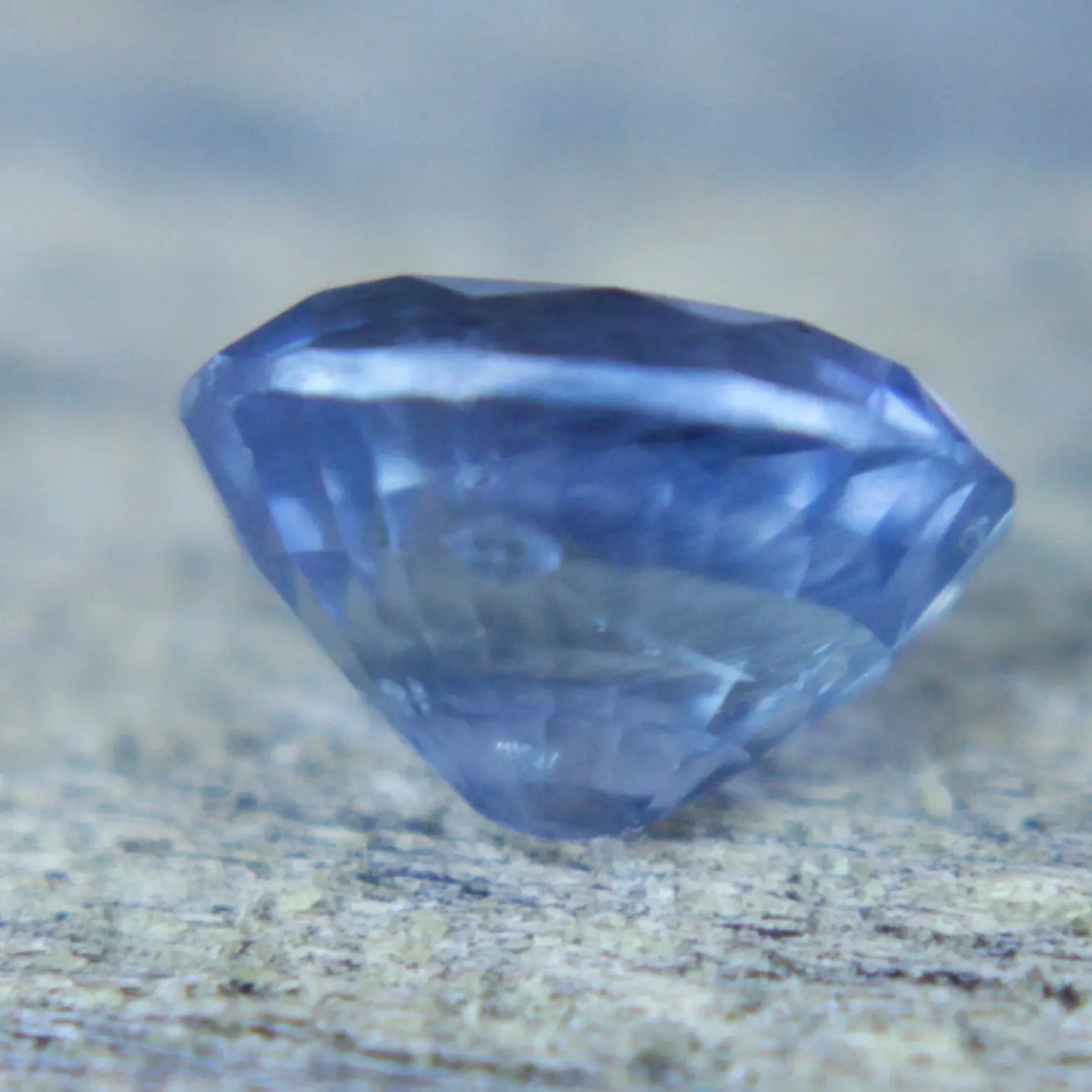 Natural Blue Sapphire gems-756e