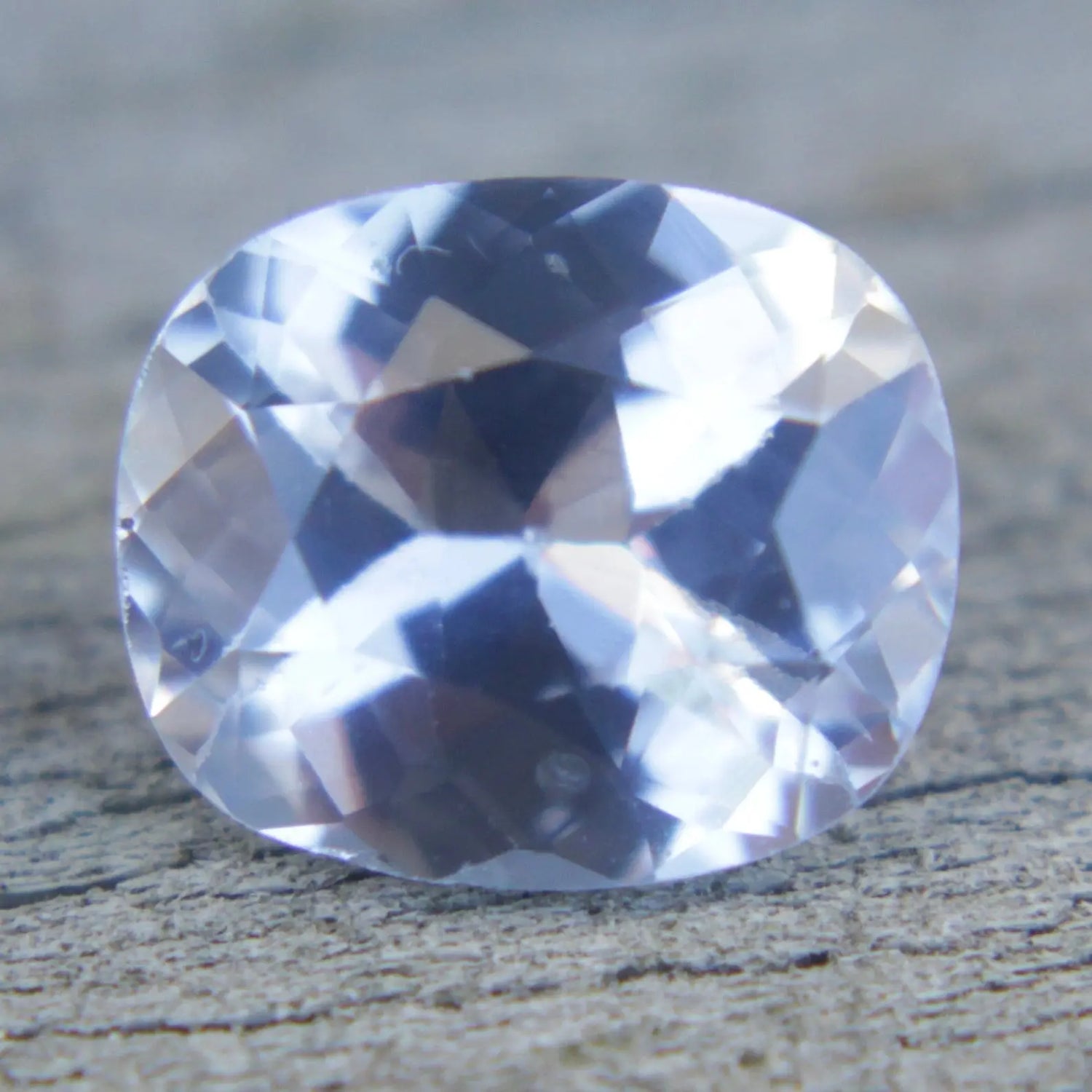 Natural Blue Sapphire gems-756e