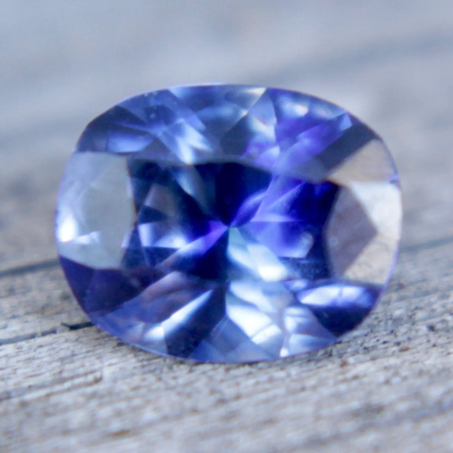 Natural Blue Sapphire gems-756e