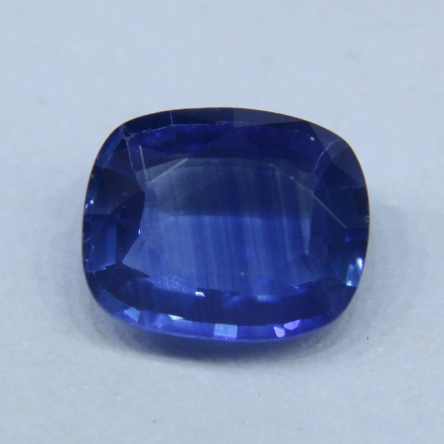 Natural Blue Sapphire gems-756e