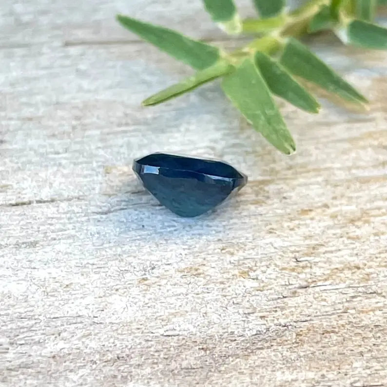 Natural Blue Sapphire gems-756e