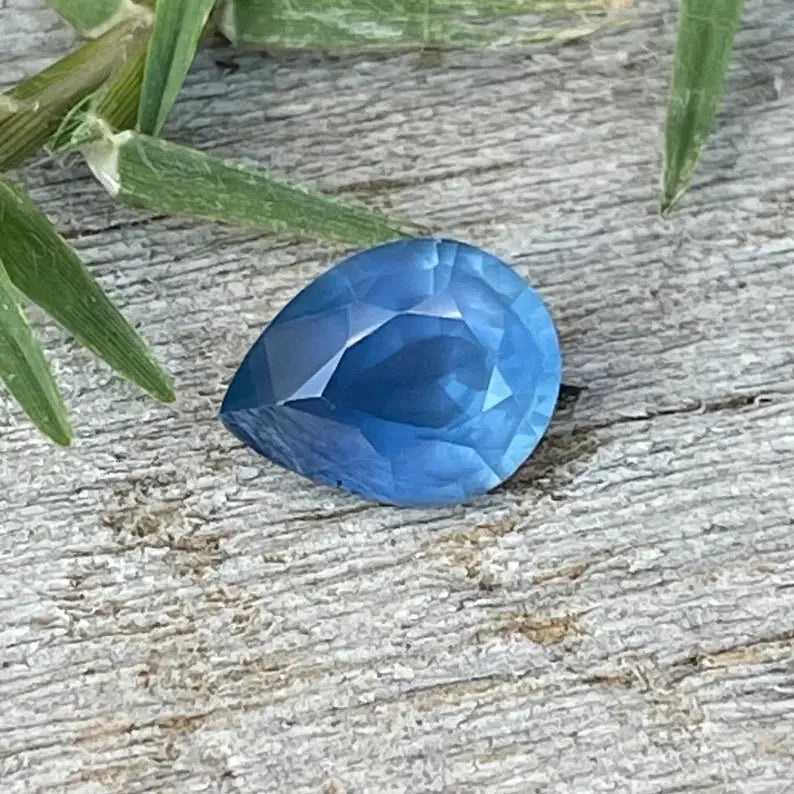 Natural Blue Sapphire gems-756e