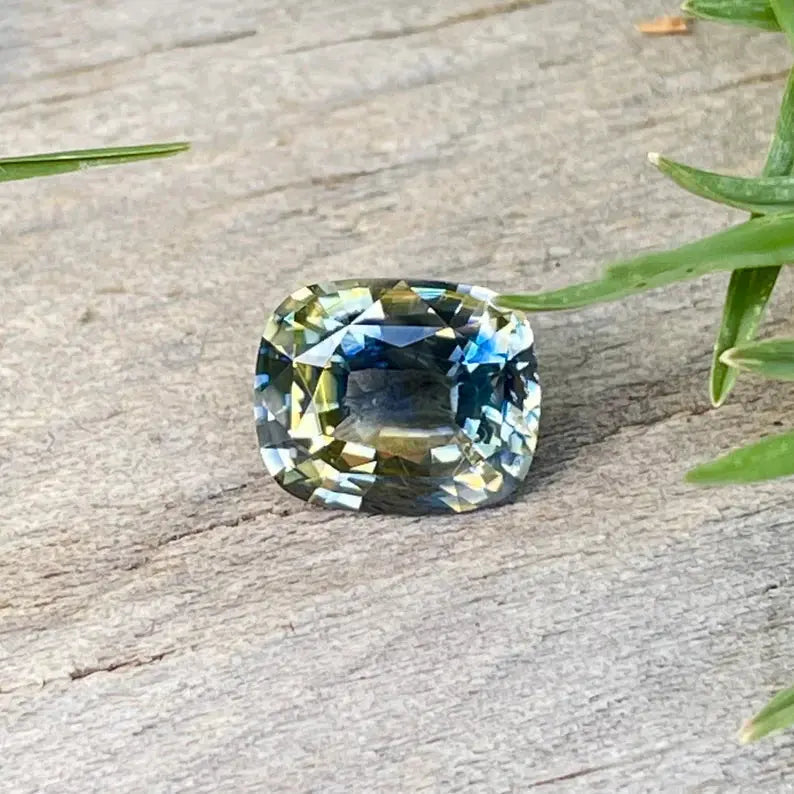 Natural Blue Yellow Sapphire gems-756e