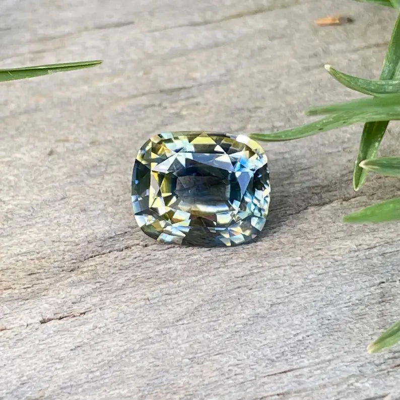 Natural Blue Yellow Sapphire gems-756e