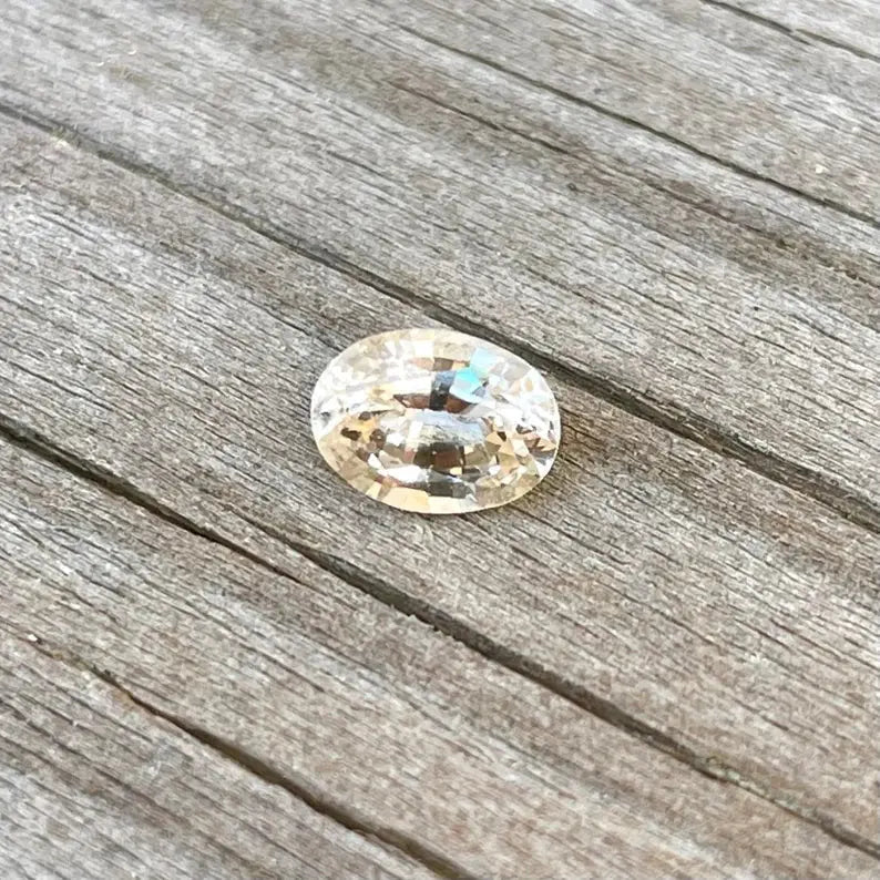 Natural Champagne Sapphire gems-756e