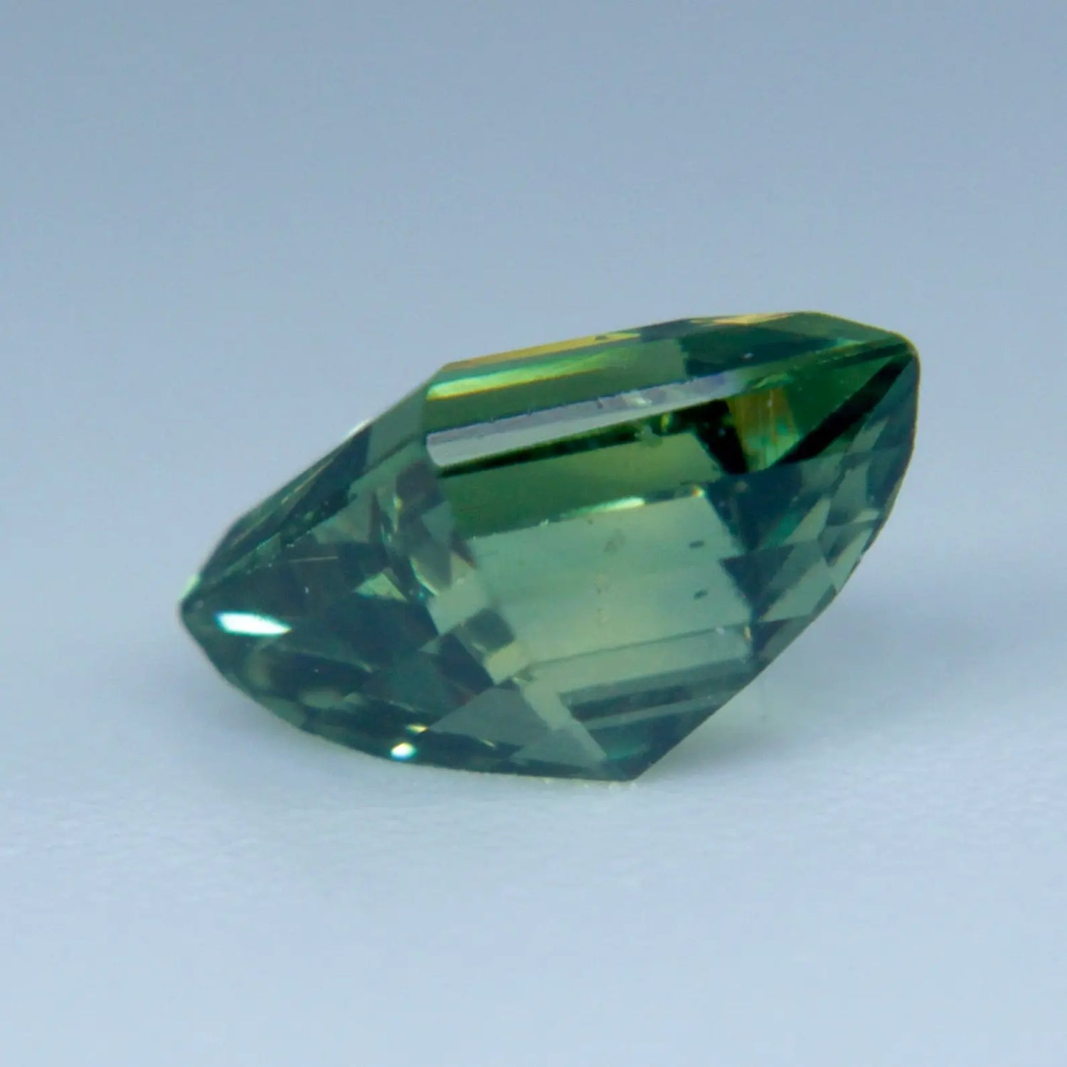 Natural Green Sapphire gems-756e