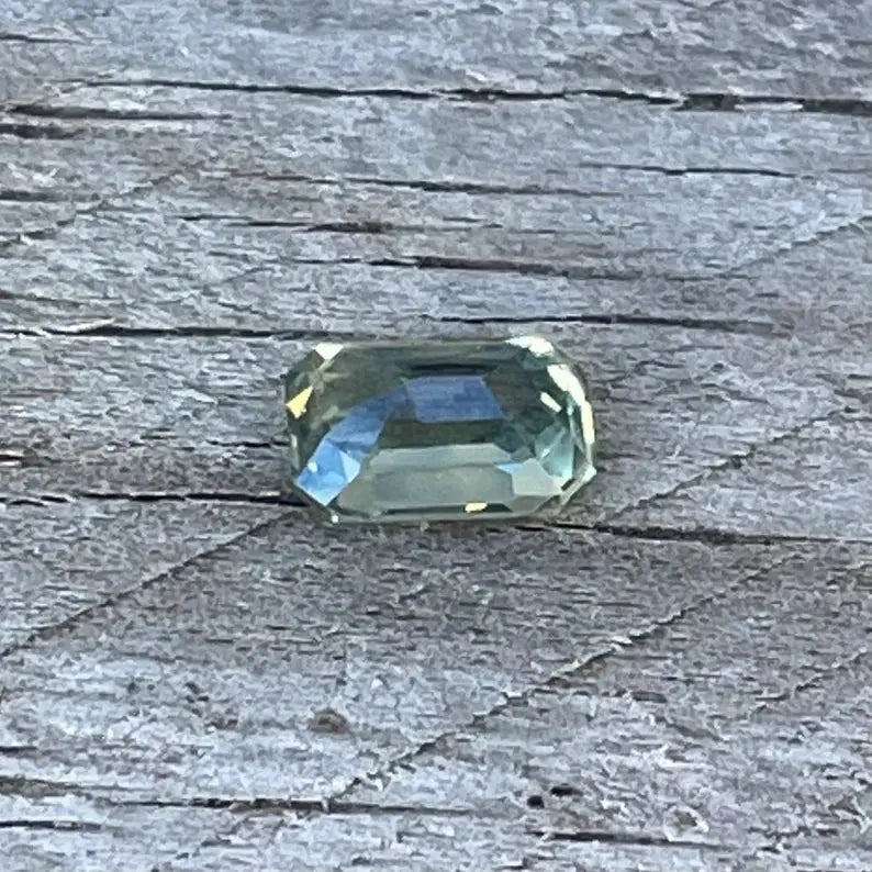 Natural Green Sapphire gems-756e