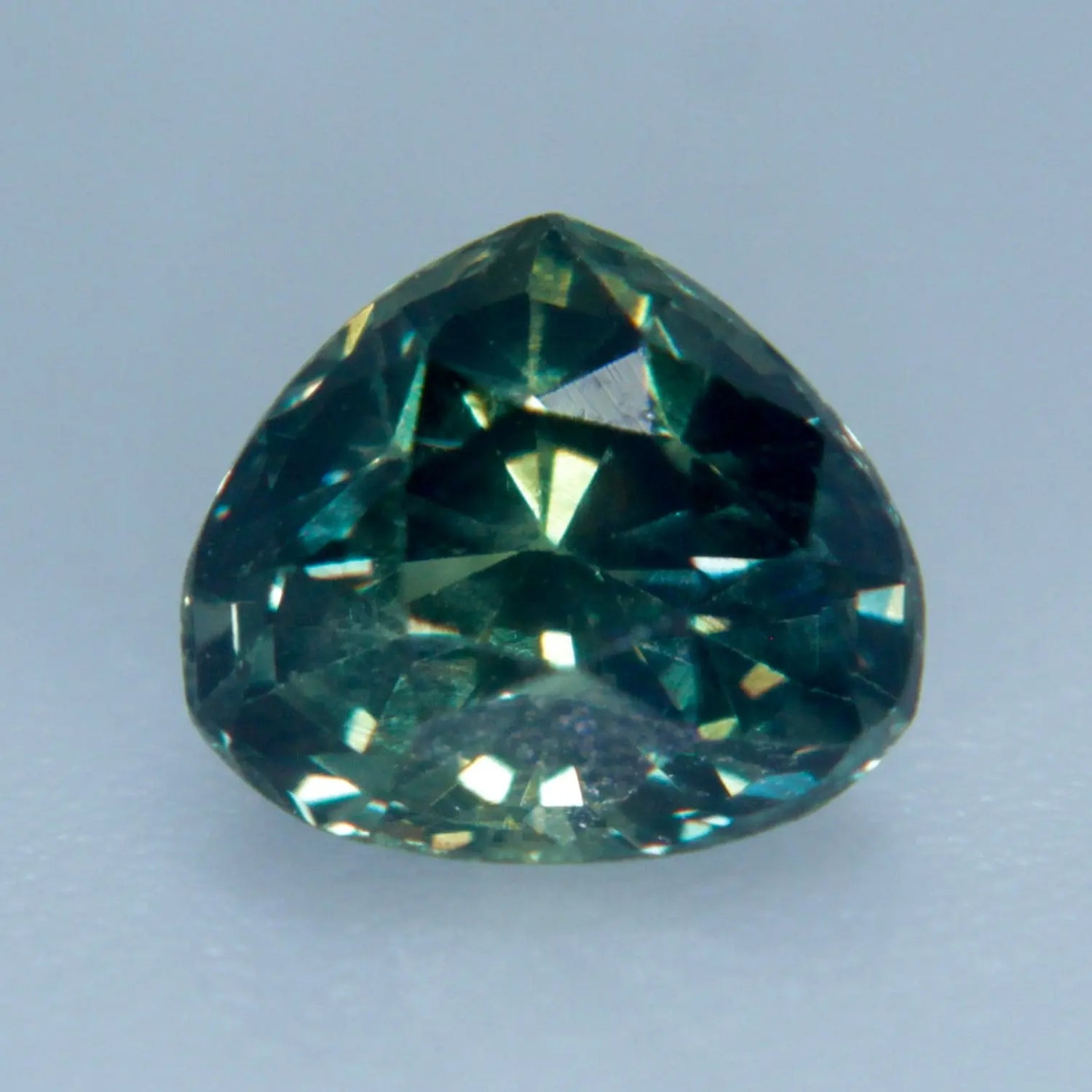 Natural Green Sapphire gems-756e