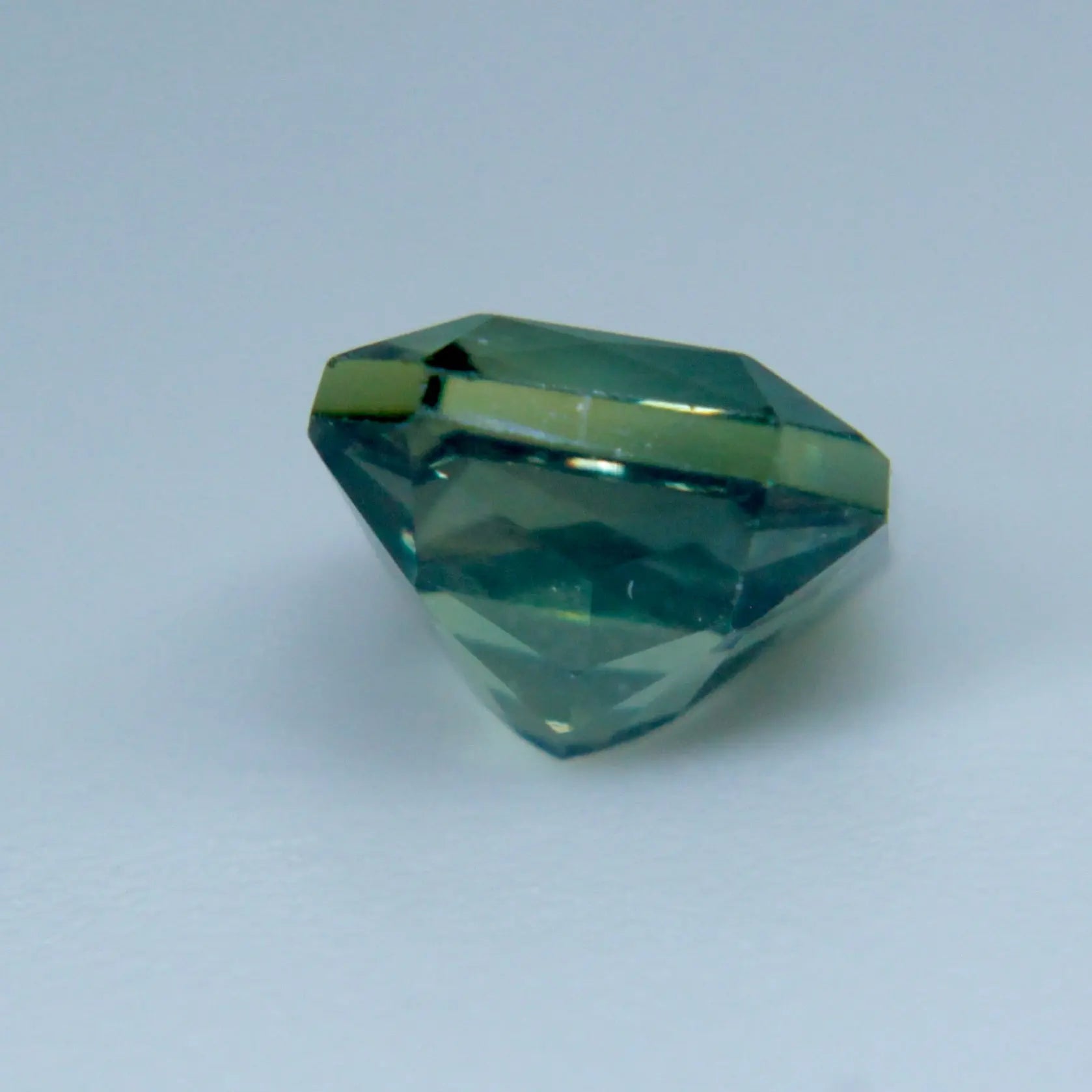 Natural Green Sapphire gems-756e