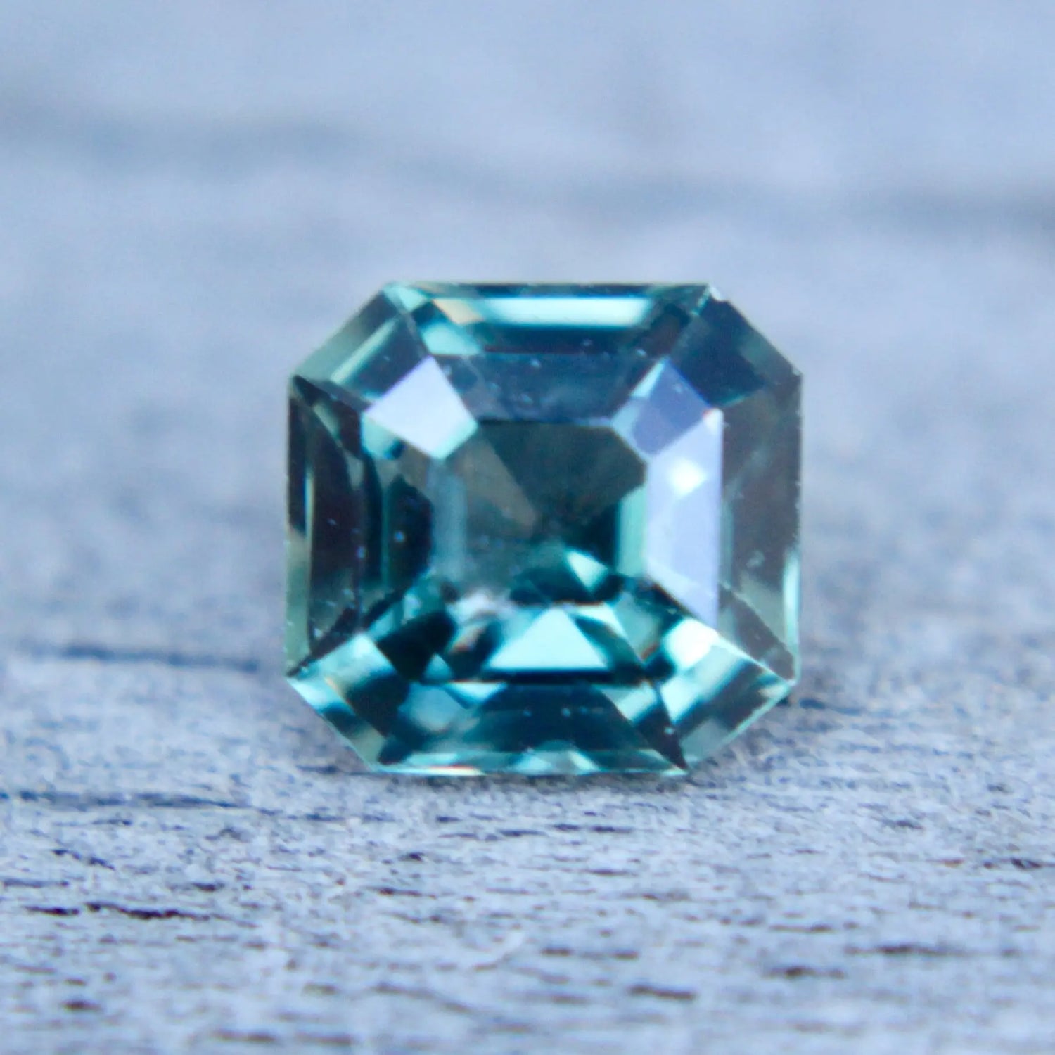 Natural Green Sapphire gems-756e