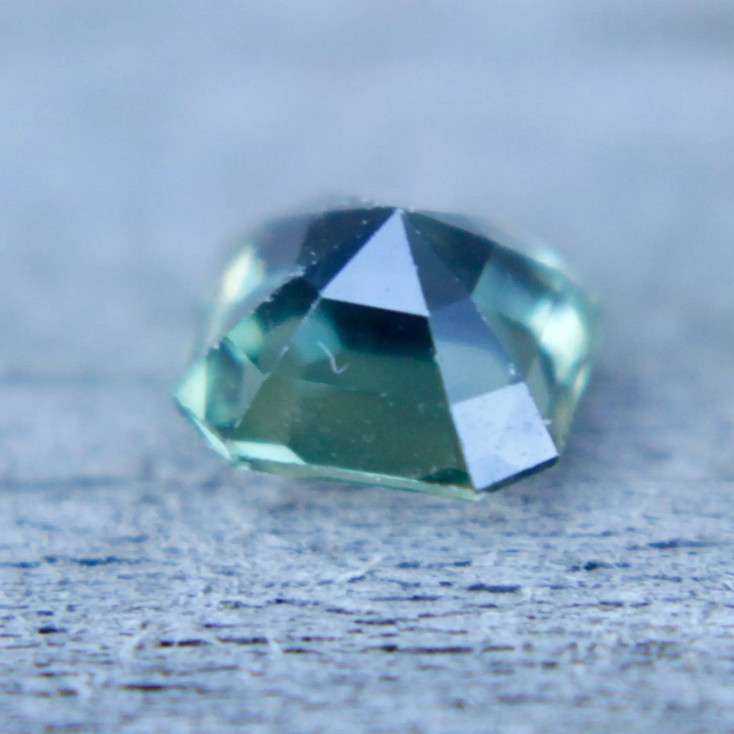 Natural Green Sapphire gems-756e