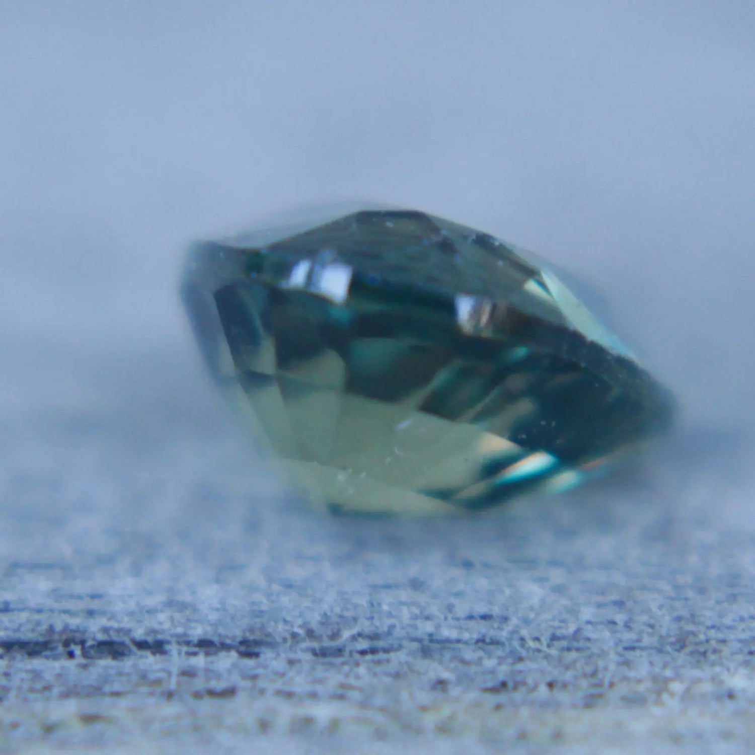 Natural Green Sapphire gems-756e