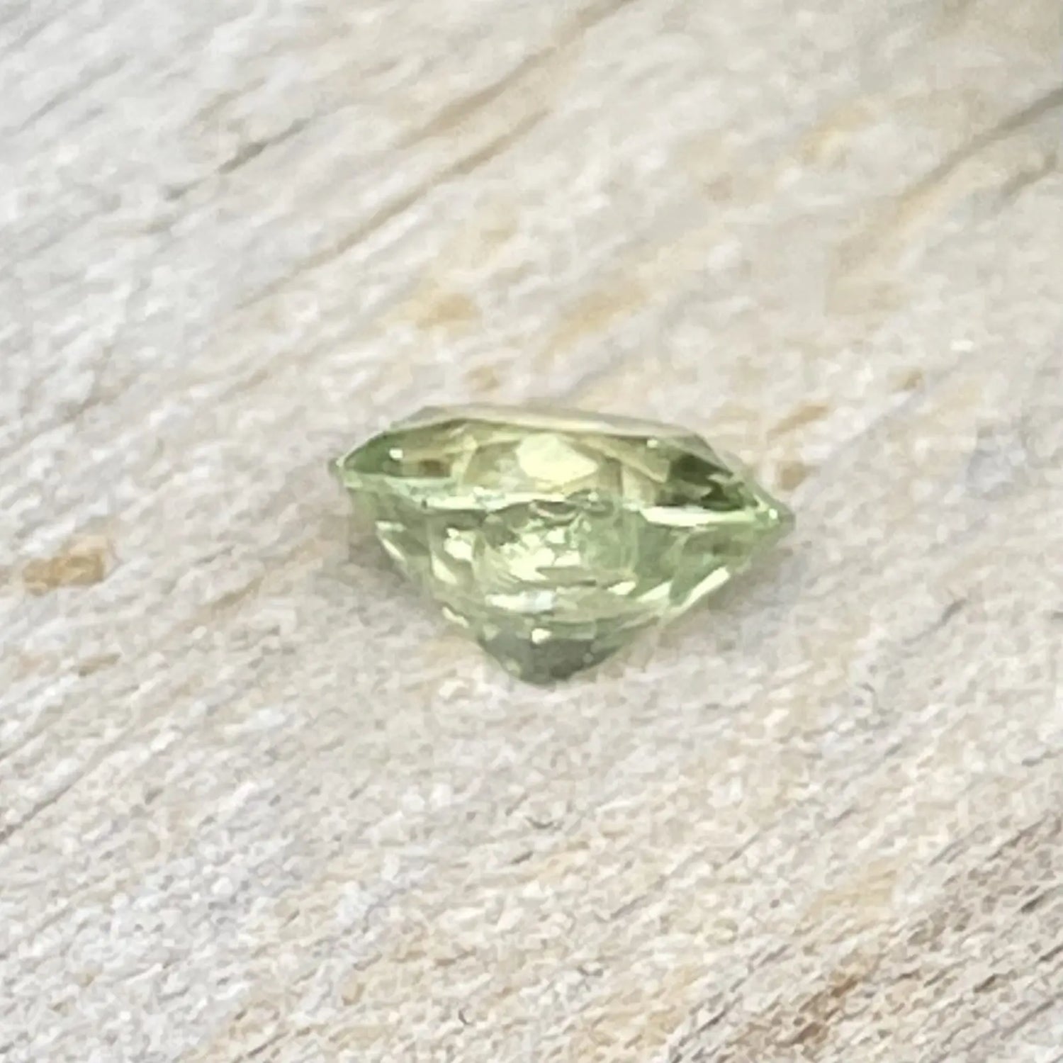 Natural Green Sapphire gems-756e