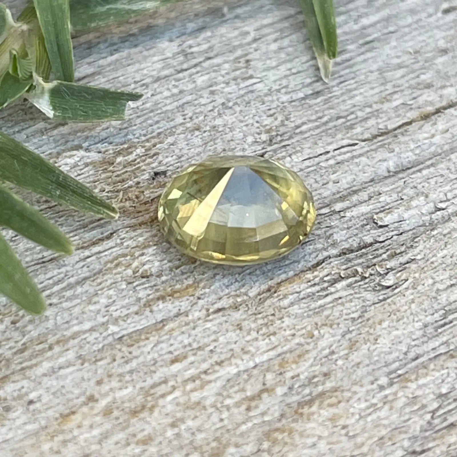 Natural Green Sapphire gems-756e