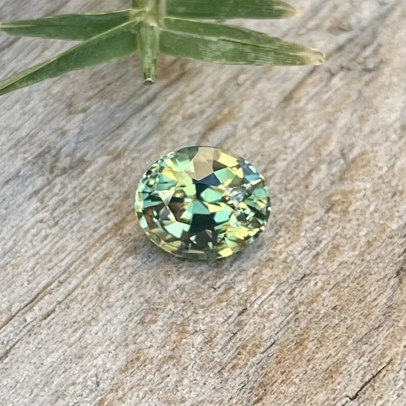 Natural Green Sapphire gems-756e