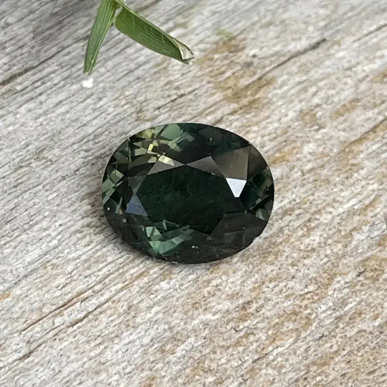 Natural Green Sapphire gems-756e