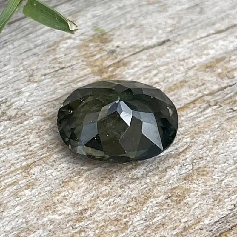 Natural Green Sapphire gems-756e