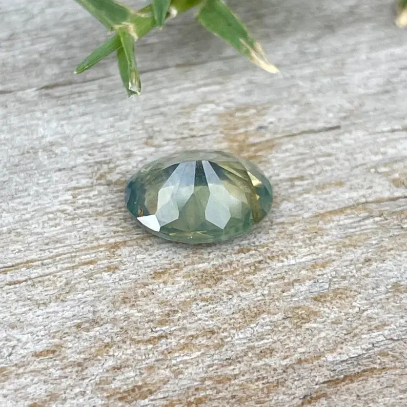 Natural Green Sapphire gems-756e