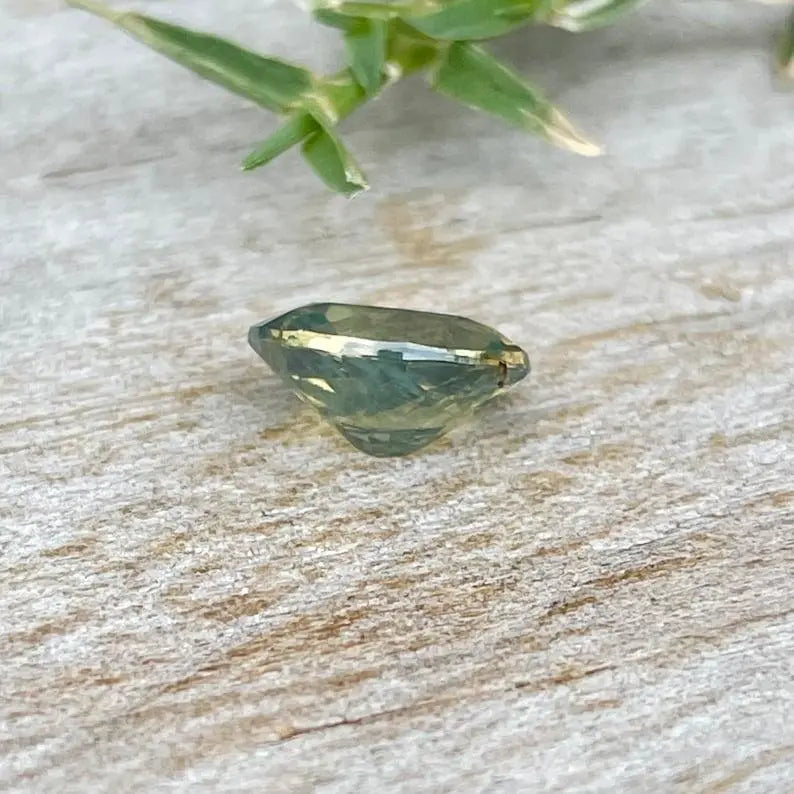 Natural Green Sapphire gems-756e