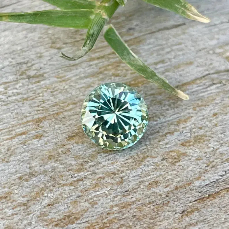 Natural Green Sapphire gems-756e