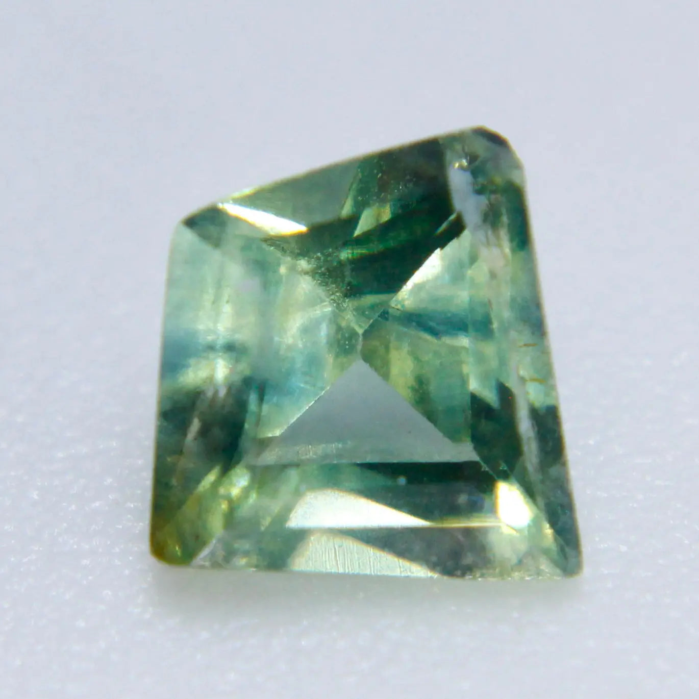 Natural Green Sapphire gems-756e