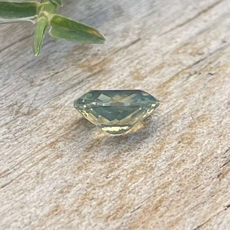 Natural Green Sapphire gems-756e