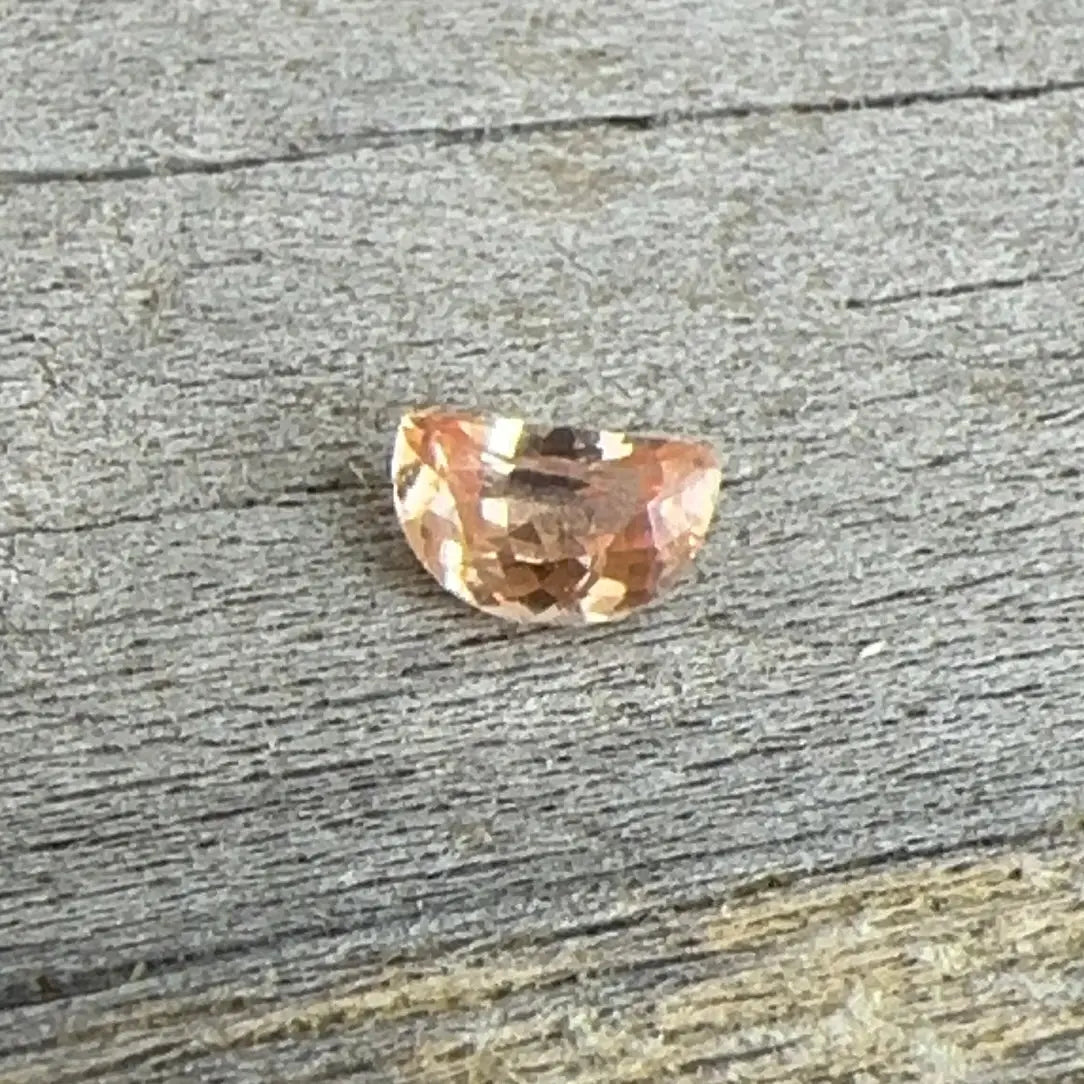 Natural Padparadscha Sapphire gems-756e