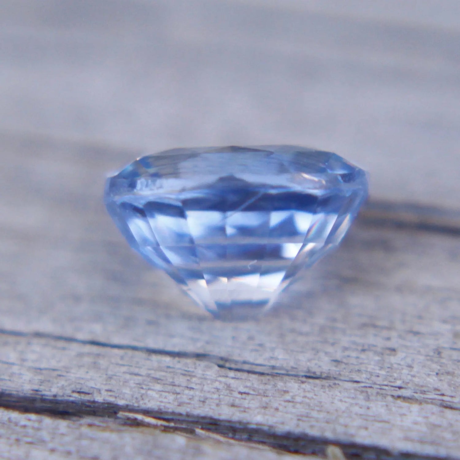 Natural Pale Blue Sapphire gems-756e