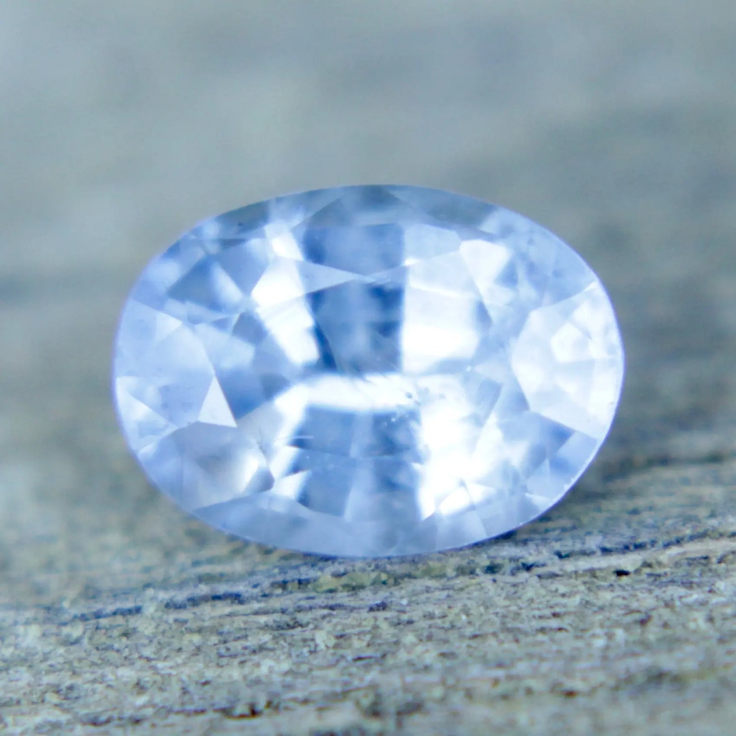 Natural Pale Blue Sapphire gems-756e