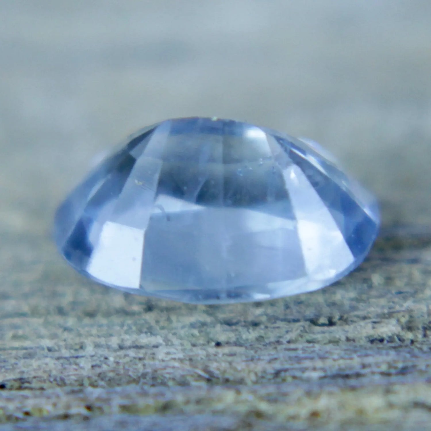 Natural Pale Blue Sapphire gems-756e