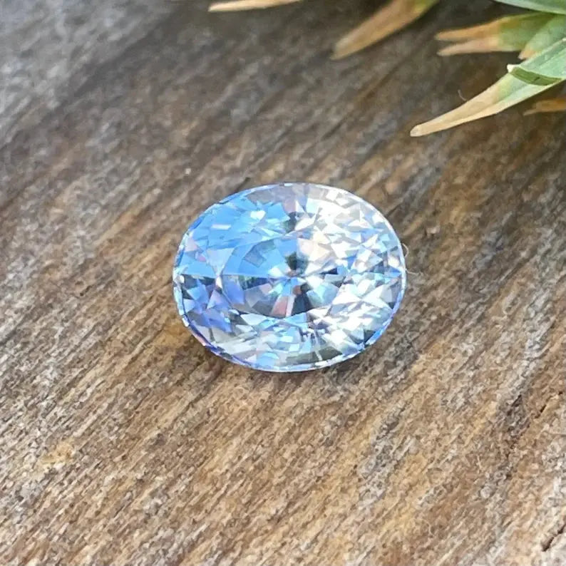 Natural Pale Blue Sapphire gems-756e