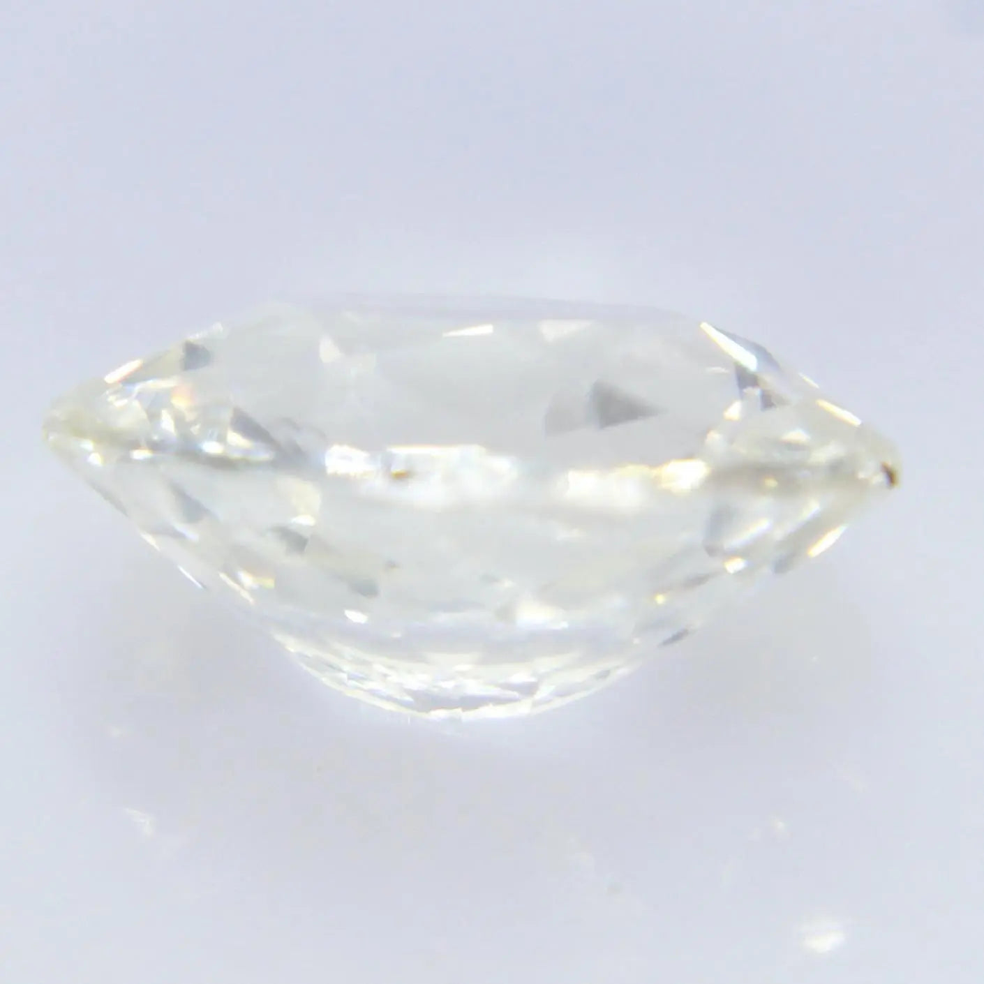 Natural Pale Champagne Sapphire gems-756e