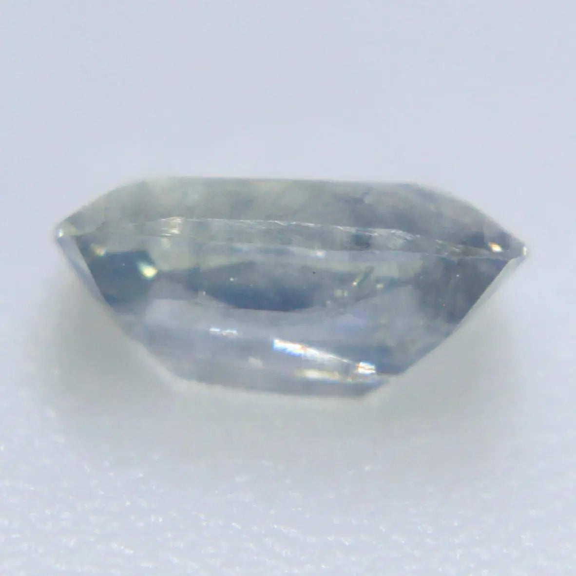 Natural Pale Green Sapphire gems-756e