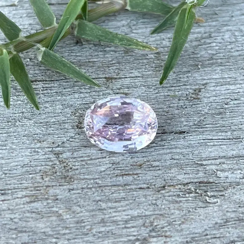 Natural Pale Pink Sapphire gems-756e