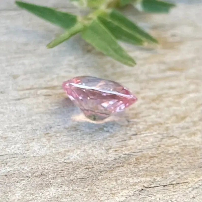 Natural Pale Pink Sapphire gems-756e