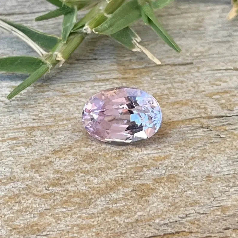 Natural Pale Pink Sapphire gems-756e