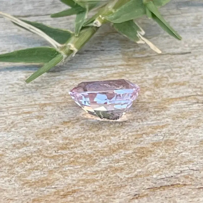 Natural Pale Pink Sapphire gems-756e