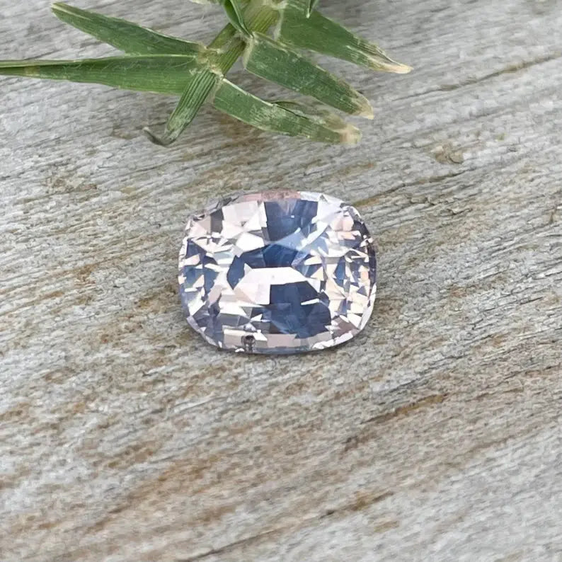 Natural Pale Pink Sapphire gems-756e