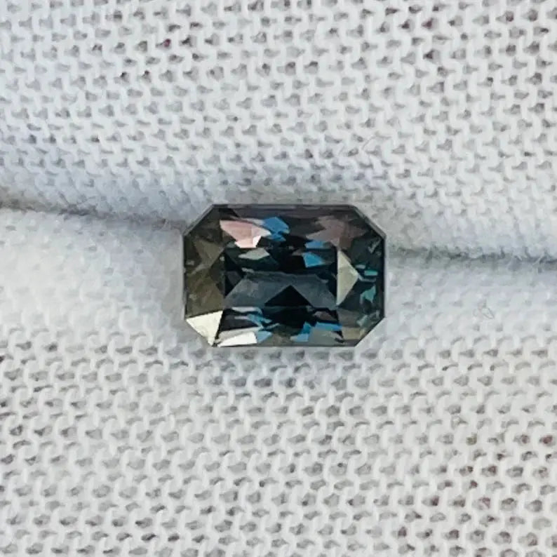 Natural Parti Sapphire gems-756e