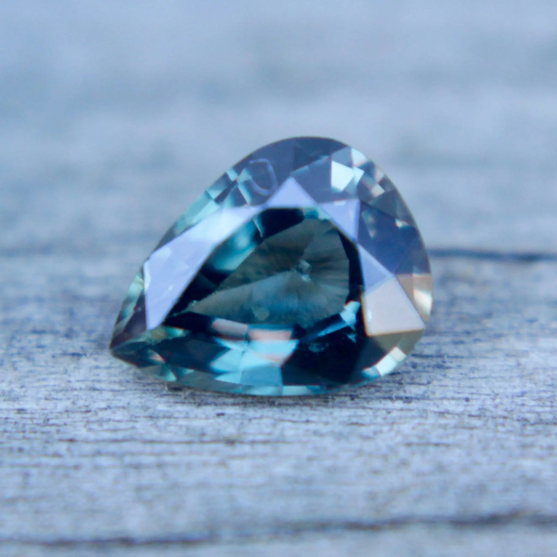 Natural Parti Sapphire gems-756e