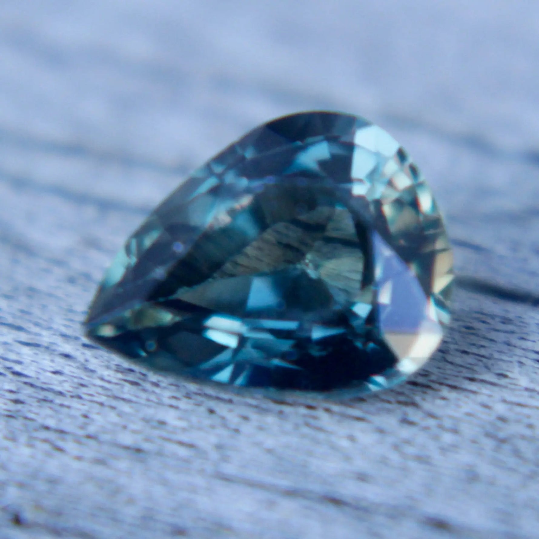 Natural Parti Sapphire gems-756e