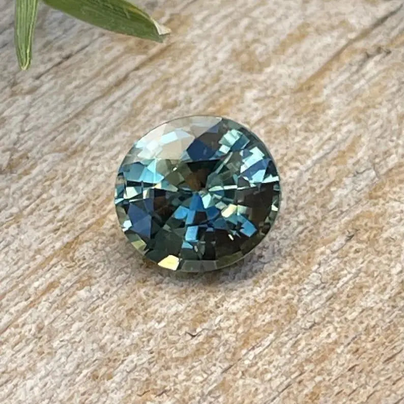 Natural Parti Sapphire gems-756e