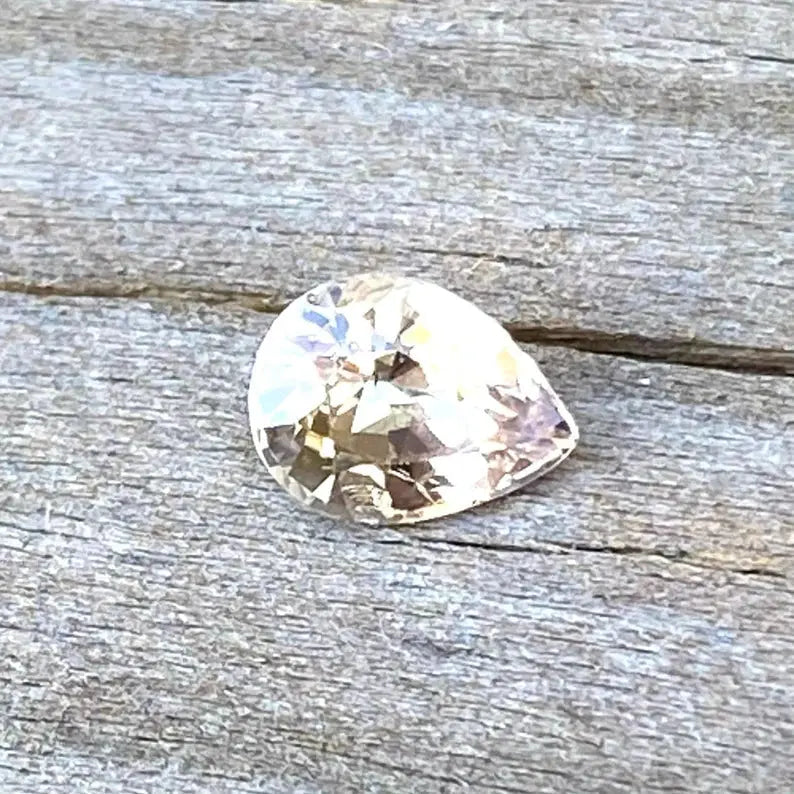 Natural Peach Sapphire gems-756e