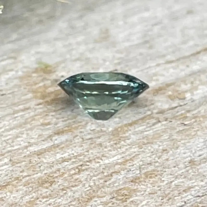 Natural Peacock Sapphire gems-756e