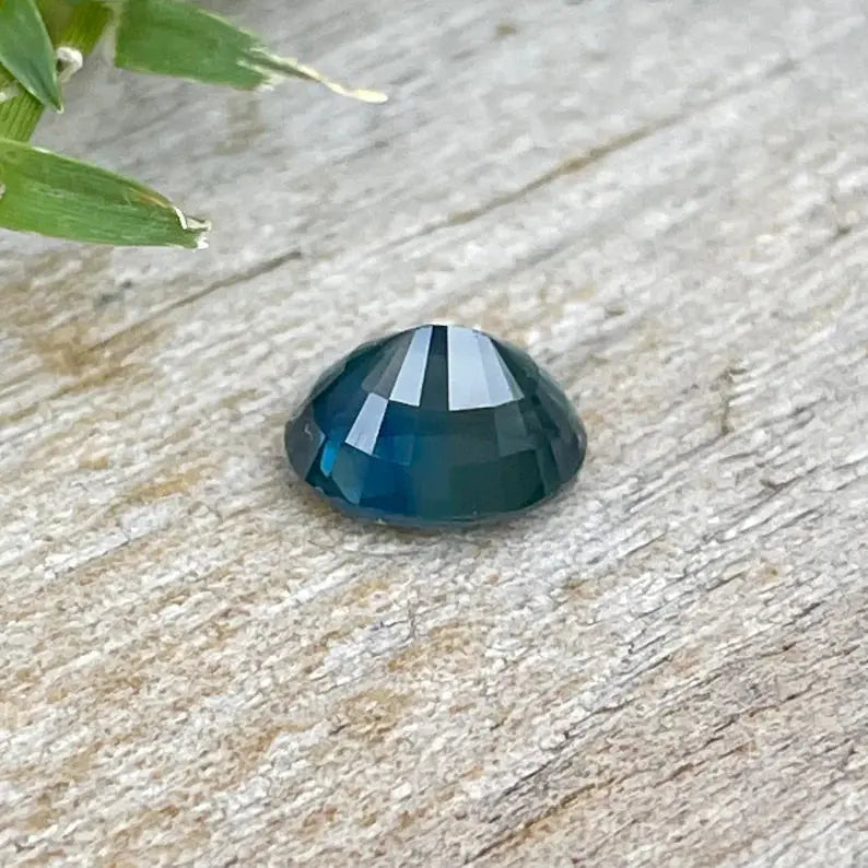 Natural Peacock Sapphire gems-756e