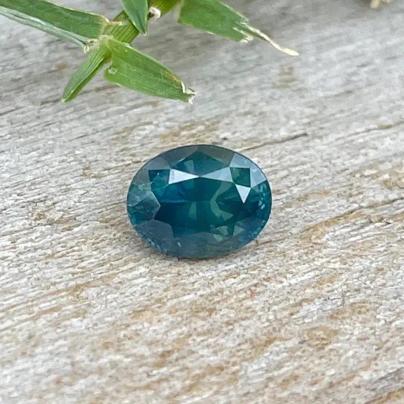 Natural Peacock Sapphire gems-756e