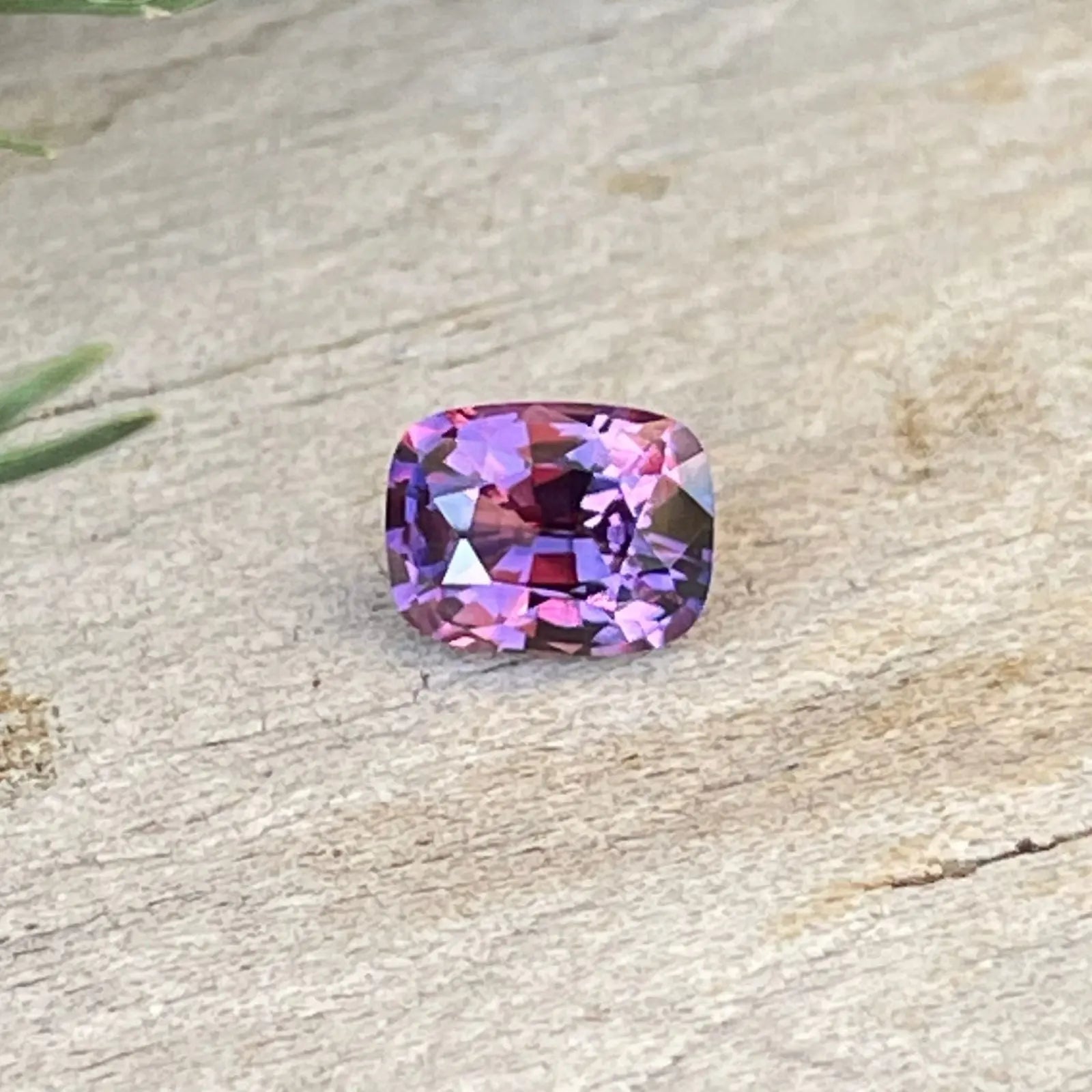 Natural Pink Purple Sapphire gems-756e