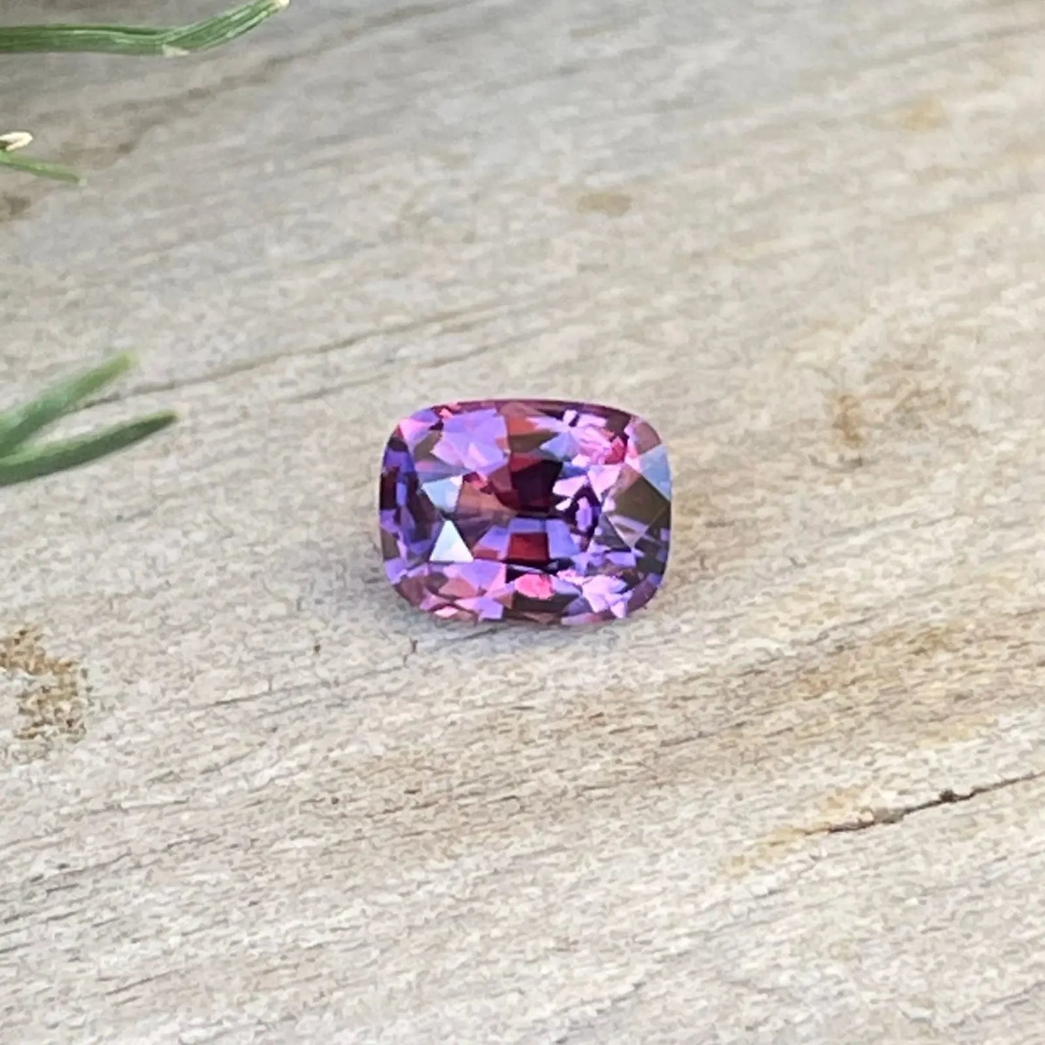 Natural Pink Purple Sapphire gems-756e