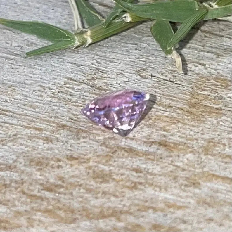 Natural Pink Sapphire gems-756e